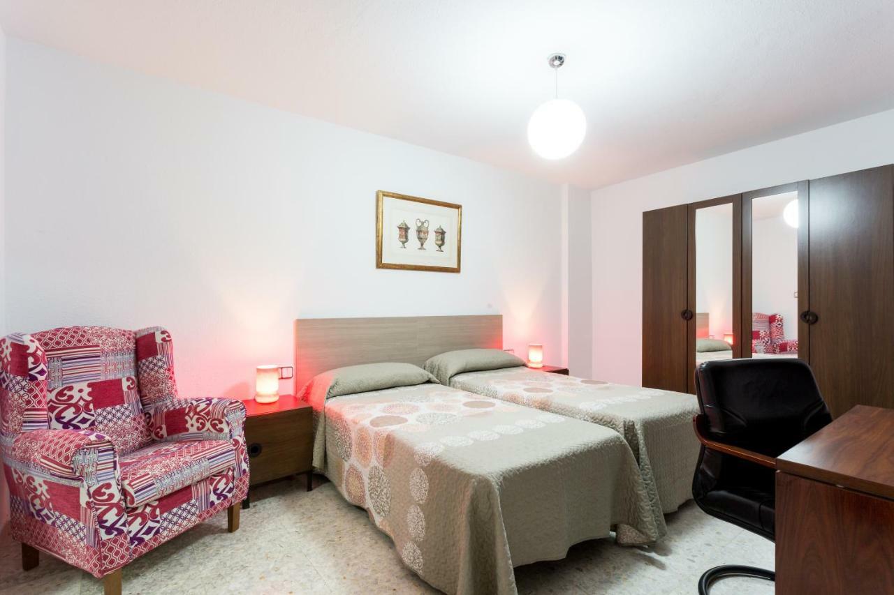 Appartamento Holi-Rent Albareda Siviglia Esterno foto